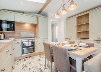 Aran Retreat - Pen-y-Garth Lodges, Bala,