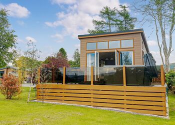 Tryfan Retreat - Pen-y-Garth Lodges, Bala,