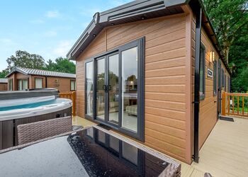 Tegid Retreat - Pen-y-Garth Lodges, Bala,