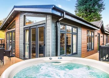 Yr Arenig - Pen-y-Garth Lodges, Bala,