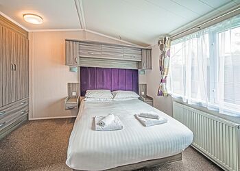 Foxglove 4 Moselle Pet - Pen-y-Garth Lodges, Bala,