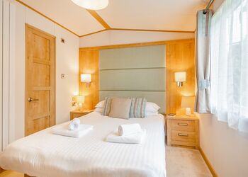 Foxglove 4 Platinum Pet - Pen-y-Garth Lodges, Bala,