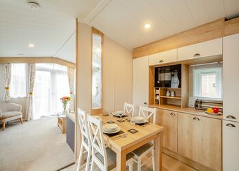 Foxglove 4 Platinum Pet - Pen-y-Garth Lodges, Bala,