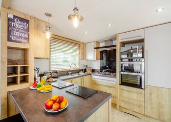 Foxglove 4 Platinum Pet - Pen-y-Garth Lodges, Bala,