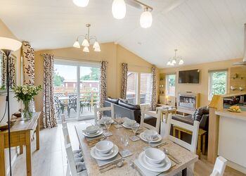 Foxglove 6 Pet - Pen-y-Garth Lodges, Bala, Gwynedd