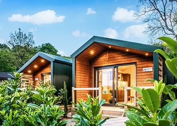 Saltbox Barn Lodges - Pen-y-Garth Lodges, Bala,