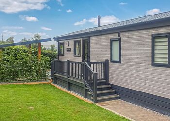 Lliw - Pen-y-Garth Lodges, Bala,