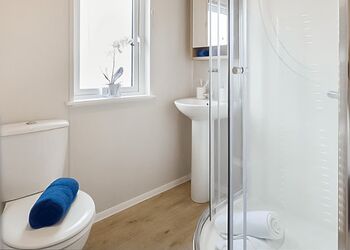 Lliw - Pen-y-Garth Lodges, Bala, Gwynedd