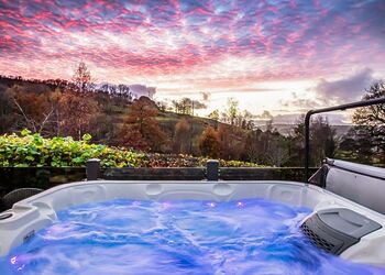 Lliw - Pen-y-Garth Lodges, Bala,