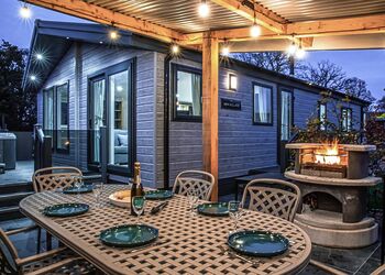 Lliw - Pen-y-Garth Lodges, Bala,