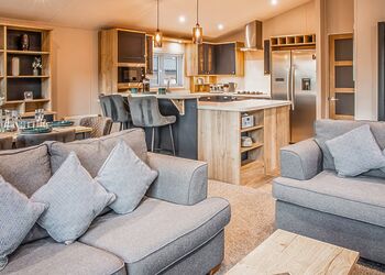 Lliw - Pen-y-Garth Lodges, Bala,
