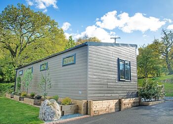 Idwal - Pen-y-Garth Lodges, Bala,