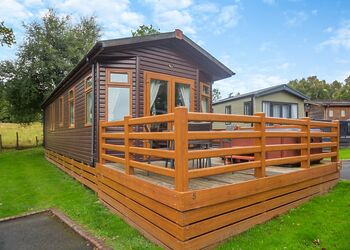Buttercup 4 - Pen-y-Garth Lodges, Bala,