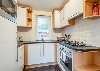 Buttercup 4 - Pen-y-Garth Lodges, Bala,