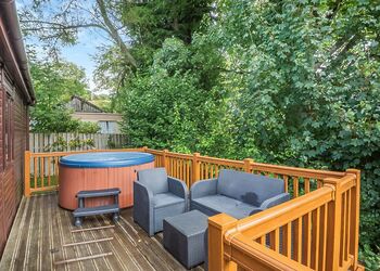 Buttercup 6 - Pen-y-Garth Lodges, Bala,