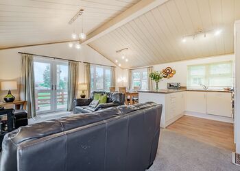 Foxglove 4 - Pen-y-Garth Lodges, Bala,