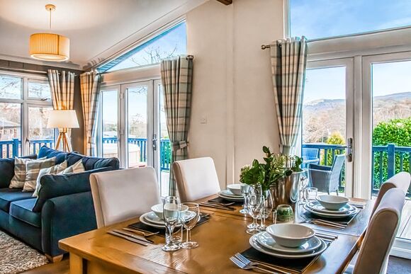 Yr Arenig - Pen-y-Garth Lodges, Bala,