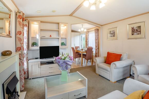 Buttercup 4 Pet - Pen-y-Garth Lodges, Bala,