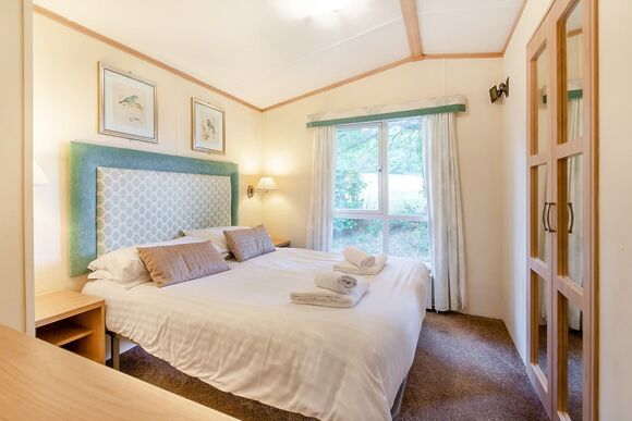 Buttercup 4 Pet - Pen-y-Garth Lodges, Bala,