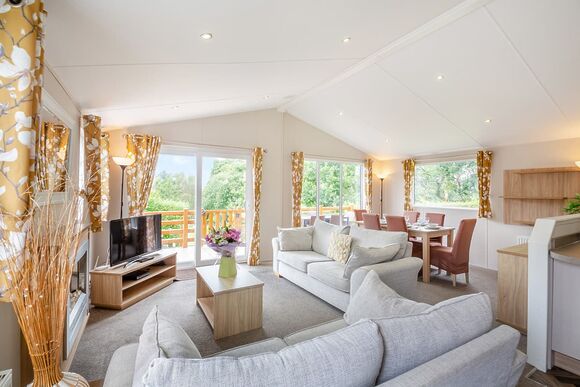 Foxglove 6 Platinum Pet - Pen-y-Garth Lodges, Bala,