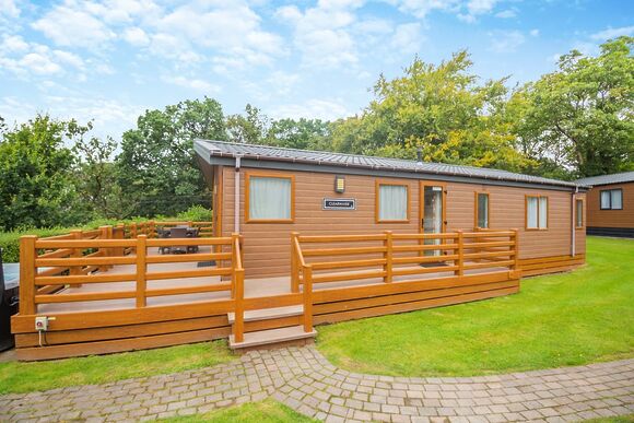 Foxglove 6 Platinum Pet - Pen-y-Garth Lodges, Bala,