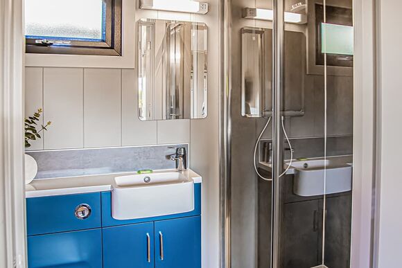 Saltbox Barn Lodges - Pen-y-Garth Lodges, Bala,