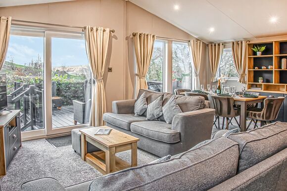 Lliw - Pen-y-Garth Lodges, Bala,