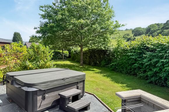 Lliw - Pen-y-Garth Lodges, Bala,