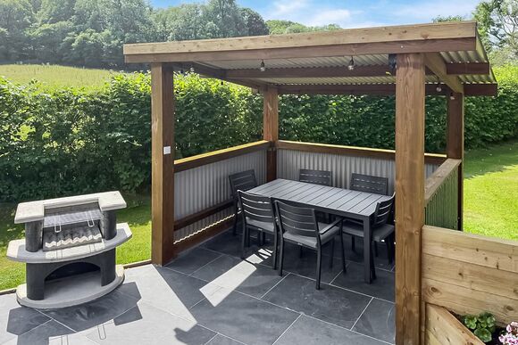 Lliw - Pen-y-Garth Lodges, Bala,