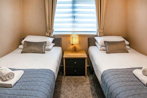 Lliw - Pen-y-Garth Lodges, Bala,