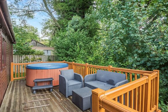 Buttercup 6 - Pen-y-Garth Lodges, Bala,