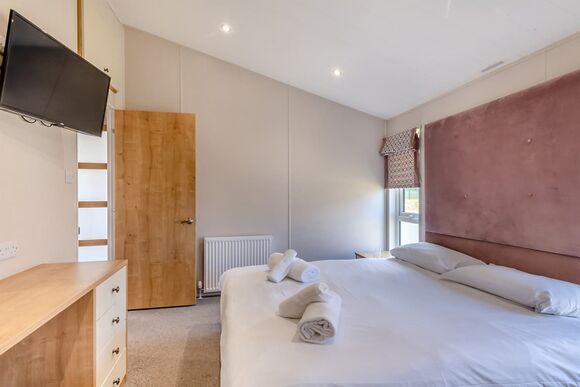 Deluxe Lodge, parking, ensuite, decking & sea view P, Deluxe Lodge, parking, ensuite, decking & sea view - Eyemouth, Eyemouth, Berwickshire