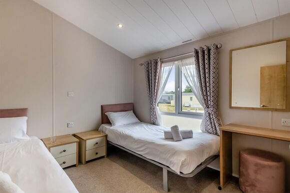 Deluxe Lodge, parking, ensuite, decking & sea view, Deluxe Lodge, parking, ensuite, decking & sea view P - Eyemouth, Eyemouth, Berwickshire