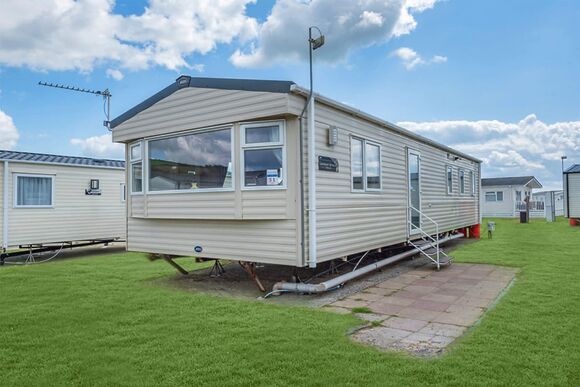 Gold Caravan with parking & decking P, Gold Caravan with parking & decking, Gold 2 Bedroom slps 6 parking, decking, sea view - Eyemouth, Eyemouth, Berwickshire
