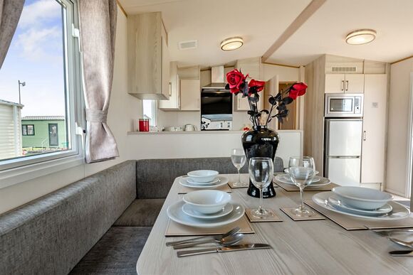 Gold Caravan with parking & decking P, Gold 2 Bedroom slps 6 parking, decking, sea view, Gold Caravan with parking & decking - Eyemouth, Eyemouth, Berwickshire