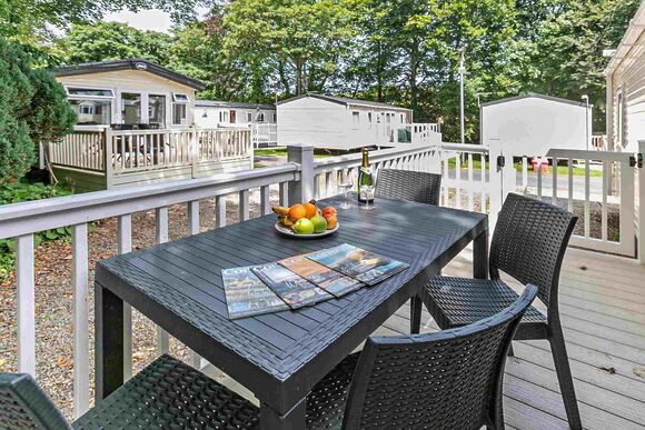 Bronze 2 Bedroom Caravan, Sleeps 4. With parking & decking - Fallbarrow, Bowness-on-Windermere