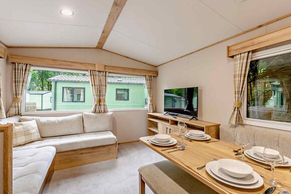 Bronze 2 Bedroom Caravan, Sleeps 4. With parking & decking - Fallbarrow, Bowness-on-Windermere