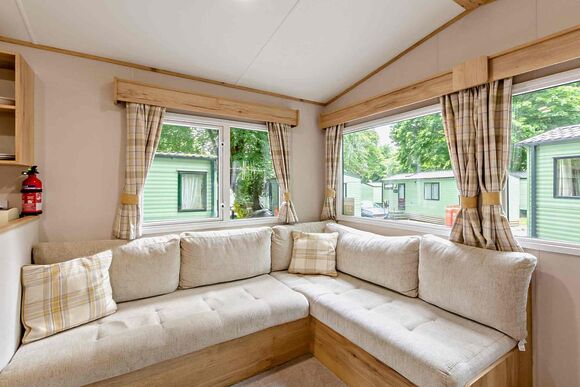 Bronze 2 Bedroom Caravan, Sleeps 4. With parking & decking - Fallbarrow, Bowness-on-Windermere