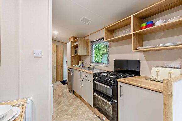 Bronze 2 Bedroom Caravan, Sleeps 4. With parking & decking - Fallbarrow, Bowness-on-Windermere