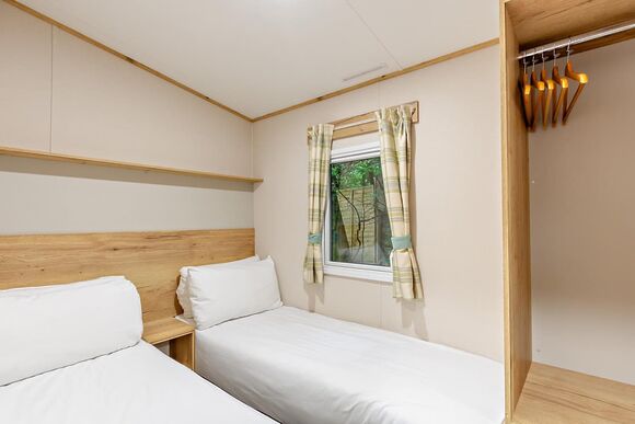 Bronze 2 Bedroom Caravan, Sleeps 4. With parking - Fallbarrow, Bowness-on-Windermere
