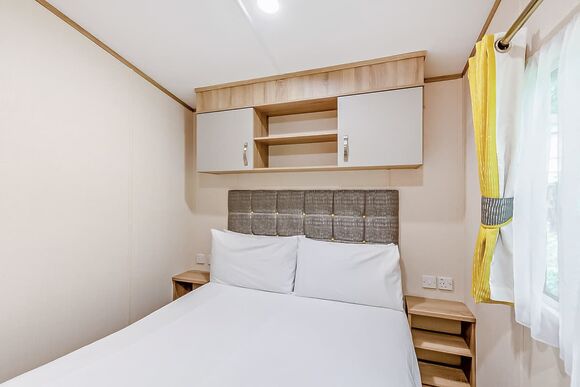 Bronze 2 Bedroom Caravan, Sleeps 6. With parking & decking - Fallbarrow, Bowness-on-Windermere