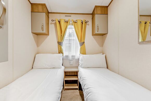 Bronze 2 Bedroom Caravan, Sleeps 6. With parking & decking P, Bronze 2 Bedroom Caravan, Sleeps 6. With parking & decking - Fallbarrow, Bowness-on-Windermere