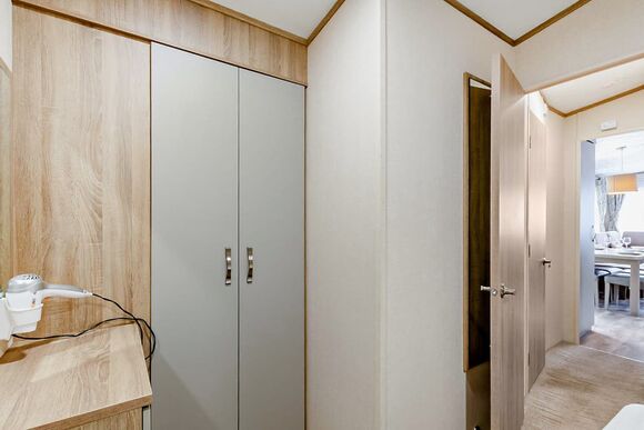 Bronze 2 Bedroom Caravan, Sleeps 6. With parking - Fallbarrow, Bowness-on-Windermere