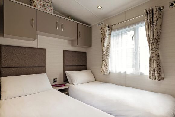 Gold 2 Bedroom Caravan, Sleeps 4. With parking, ensuite & decking P, Gold 2 Bedroom Caravan, Sleeps 4. With parking, ensuite & decking - Fallbarrow, Bowness-on-Windermere