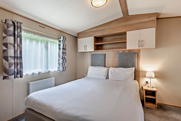 Gold 2 Bedroom Caravan, Sleeps 6. With parking & decking - Fallbarrow, Bowness-on-Windermere