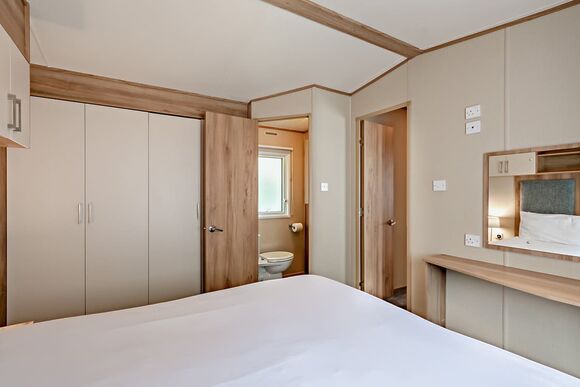 Gold 2 Bedroom Caravan, Sleeps 6. With parking & decking - Fallbarrow, Bowness-on-Windermere