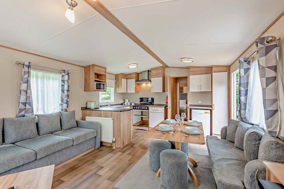 Gold 2 Bedroom Caravan, Sleeps 6. With parking, ensuite & decking - Fallbarrow, Bowness-on-Windermere