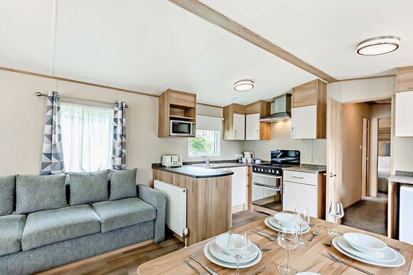 Gold 2 Bedroom Caravan, Sleeps 6. With parking - Fallbarrow, Bowness-on-Windermere