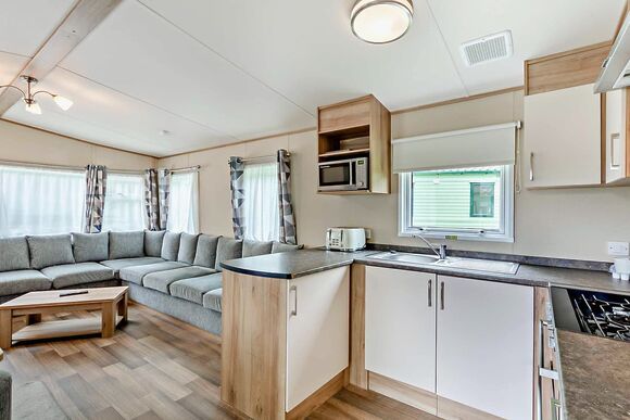 Gold 2 Bedroom Caravan, Sleeps 6. With parking - Fallbarrow, Bowness-on-Windermere
