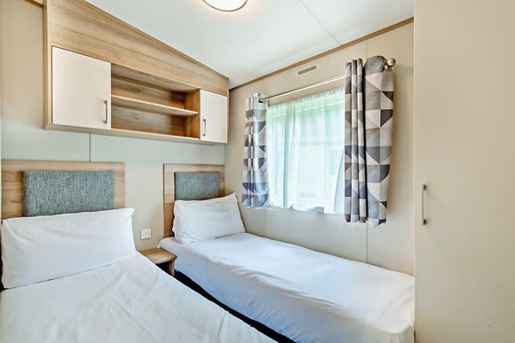 Gold 2 Bedroom Caravan, Sleeps 6. With parking - Fallbarrow, Bowness-on-Windermere